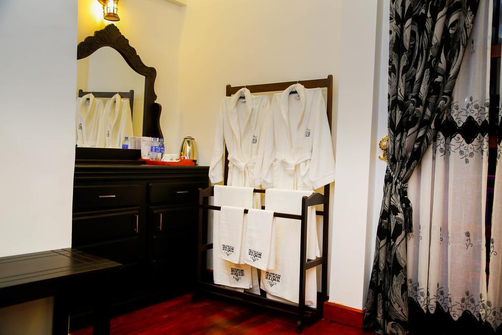 Hotel White House Anuradhapura Dış mekan fotoğraf