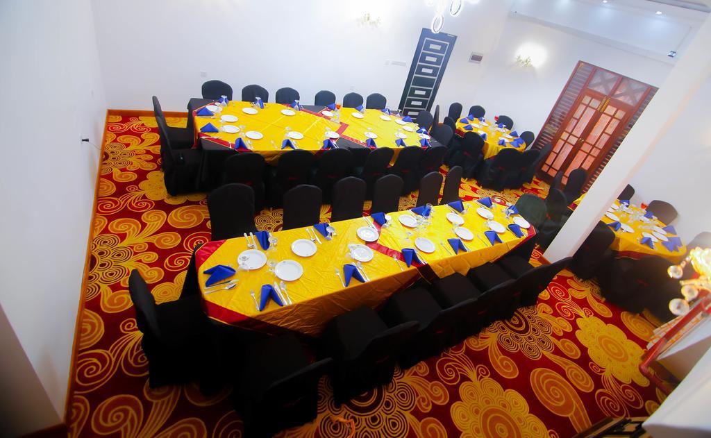Hotel White House Anuradhapura Dış mekan fotoğraf