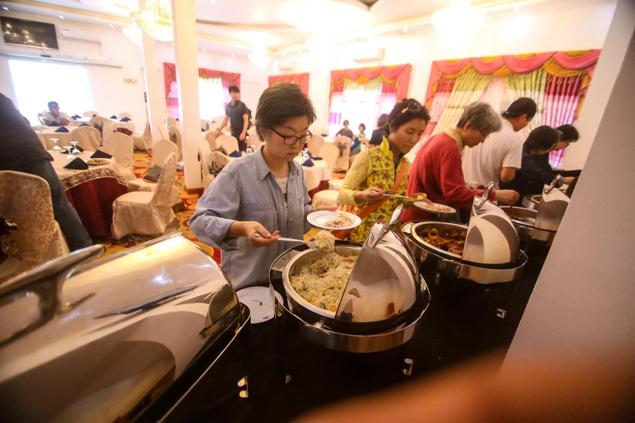 Hotel White House Anuradhapura Dış mekan fotoğraf