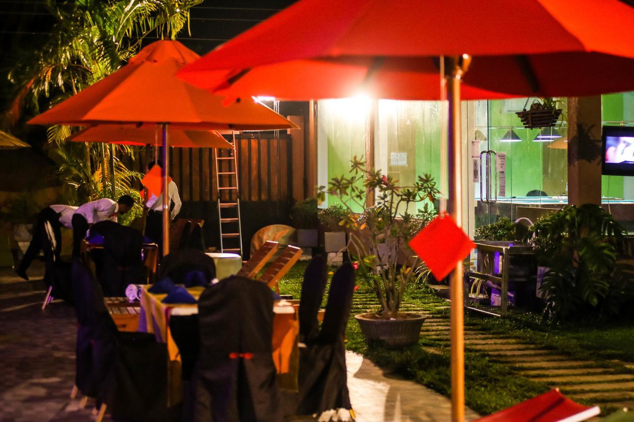 Hotel White House Anuradhapura Dış mekan fotoğraf