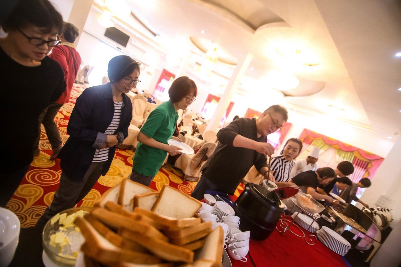 Hotel White House Anuradhapura Dış mekan fotoğraf